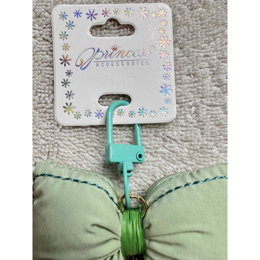 Green puffy bow with hanging flower keychain bag charm - Picture 3 of 5
